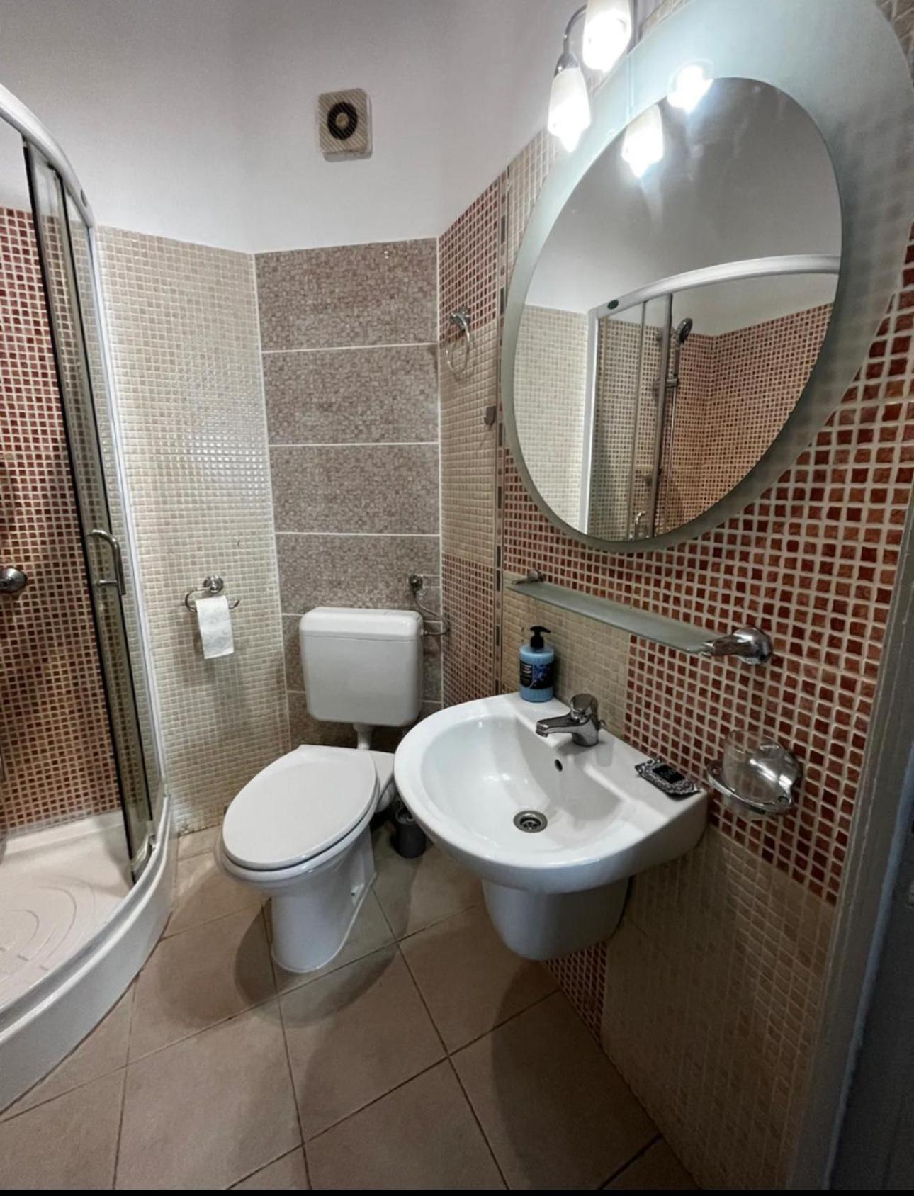 Lifestyle In The Center Apartment Bucharest Exterior photo